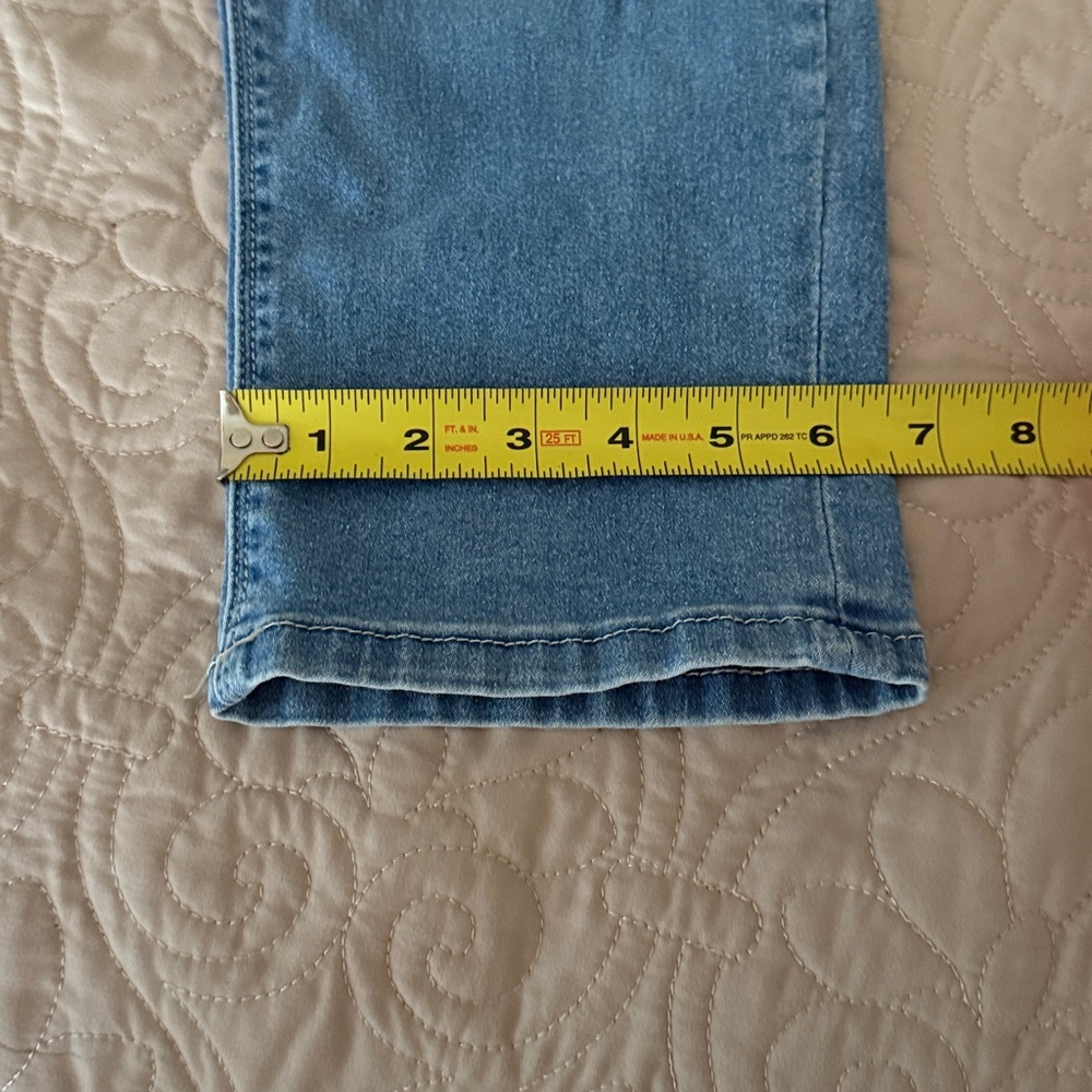 Curve Appeal Lightweight Stretchy Denim Jeans (12) - Picture 6 of 10